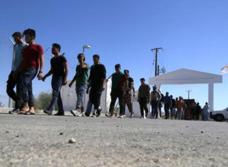Στην Κοκκινοτριμιθιά οι 120 Σύροι που έφτασαν στο Κάβο Γκρέκο