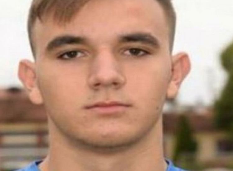 17χρονος ποδοσφαιριστής πέθανε μέσα στο γήπεδο στην Ελλάδα (photo)