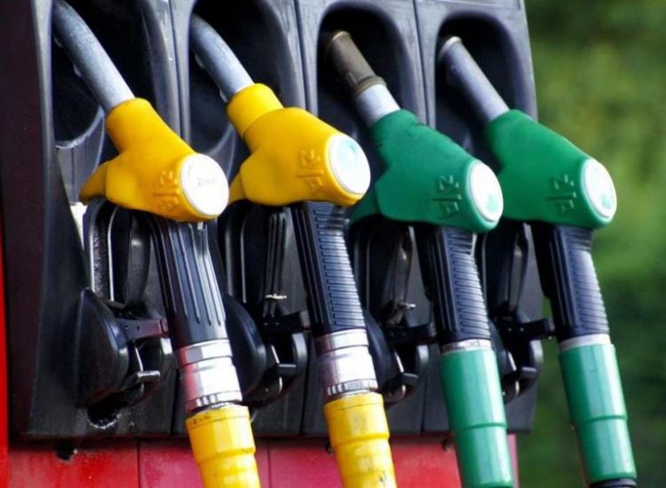 Αυξήθηκαν οι τιμές των καυσίμων τον Ιούλιο-Άνοδος 2,6 σεντ στο πετρέλαιο κίνησης