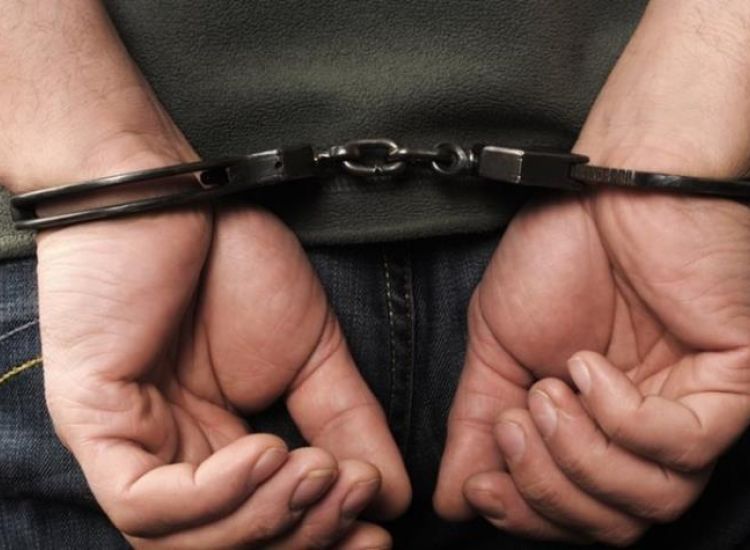 Επ. Αμμοχώστου: Κατηγορείται ότι πωλούσε πλαστές ασφάλειες σε οδηγούς, εντόπισαν στην οικία του ναρκωτικά