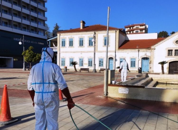 «Πάρτι μετάδοσης ιού» και ανυπακοής συνέχεια θέτουν σε κίνδυνο την Κύπρο