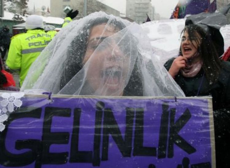 Μεσαίωνας στην Τουρκία: "Παντρέψου τον βιαστή σου" με τον νόμο