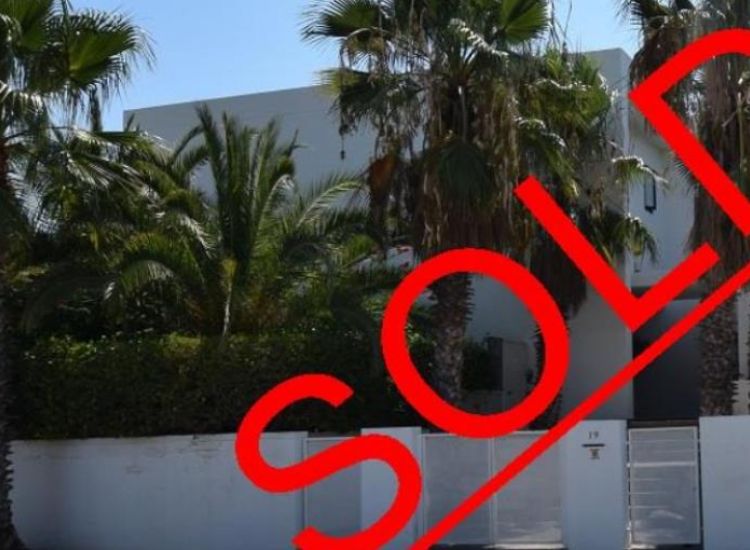 Τρ. Κύπρου: Πώλησε σε Κύπριο έπαυλη €1,3 εκατ. (εικόνες)