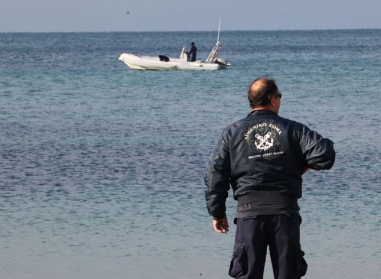 ΕΚΤΑΚΤΟ: Εντοπίστηκε πτώμα άνδρα σε παραλία στη Χαλκιδική
