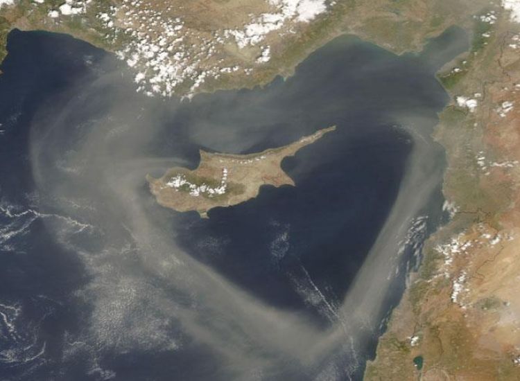 Εκατοντάδες θάνατοι από τη σκόνη στην Κύπρο (vid)