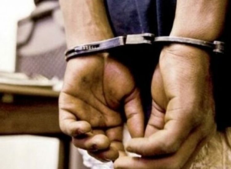 Αγία Νάπα: Έφοδος αστυνομίας σε οικίες για ναρκωτικά - Χειροπέδες σε δύο