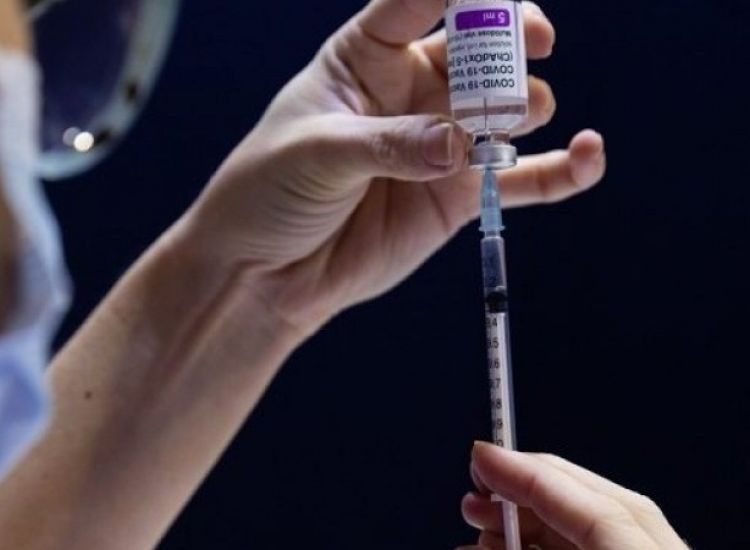 Βρετανία: Και 3η δόση εμβολίου το φθινόπωρο στους άνω των 50