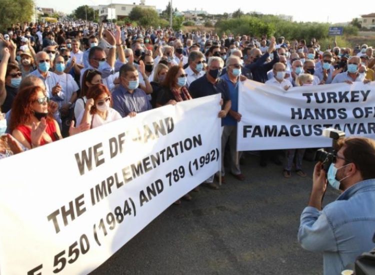 Μεγάλη εκδήλωση Αμμοχωστιανών: "Ο Ερντογάν εισβάλλει στην πόλη μας και πάλι"