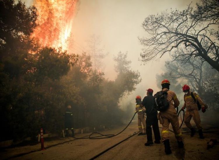 Φωτιά στην Αττική: Δεν είναι αθώες οι πυρκαγιές λέει ο Τόσκας