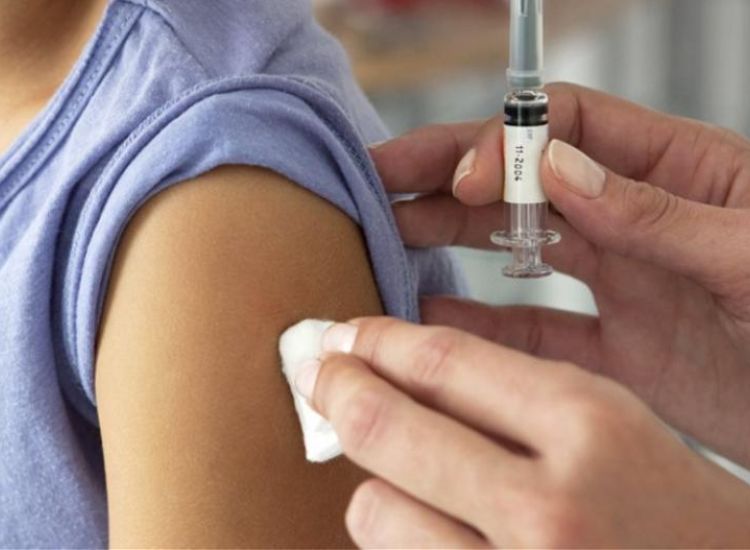 Ανοίγει η Πύλη Εμβολιασμού το Σαββατοκύριακο για τα άτομα ηλικίας 31 μέχρι 34 ετών