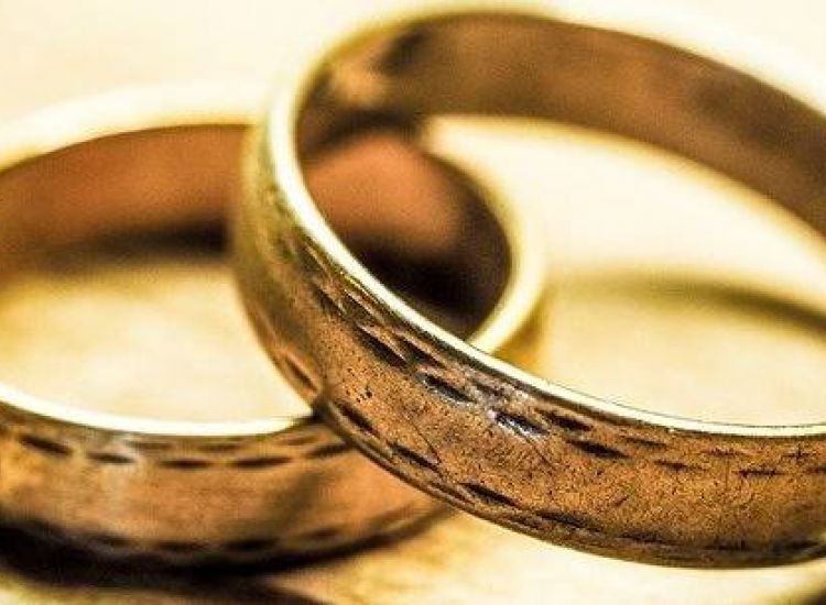 Γάμος από τα 18 έτη και... συναινετικά διαζύγια
