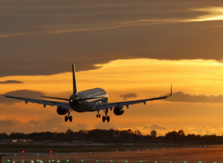 Αεροσκάφος προσγειώθηκε στο αεροδρόμιο Λάρνακας λόγω βλάβης