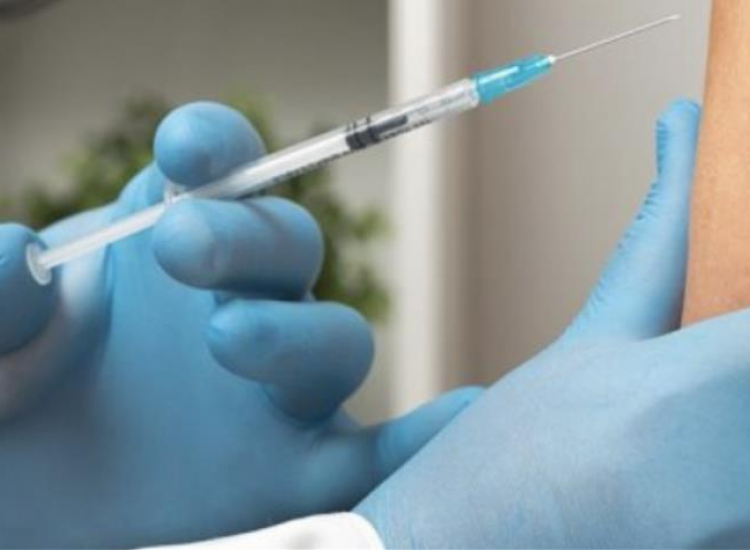 Καταγγελίες για κύκλωμα γιατρών που αποτρέπουν εμβολιασμούς