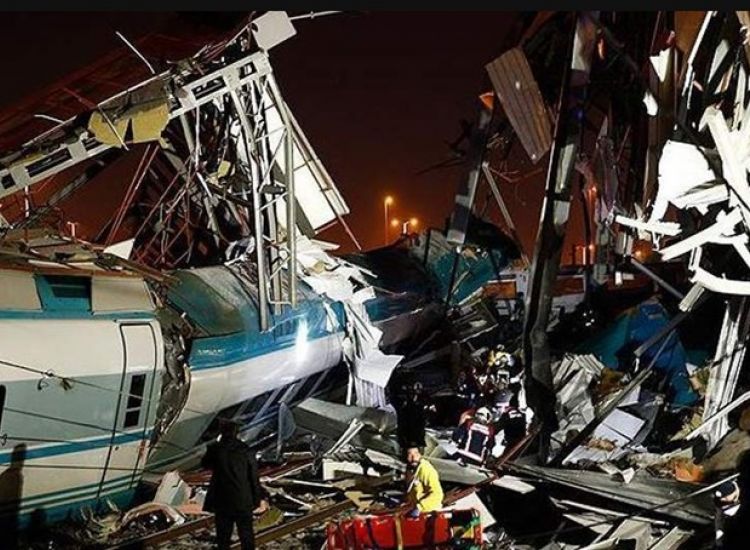 Τραγωδία στην Τουρκία… Νεκροί και τραυματίες από τη σύγκρουση τρένων
