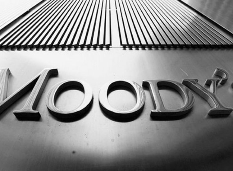 Moody’s: Η άρση των capital controls είναι θετική για το αξιόχρεο των τραπεζών