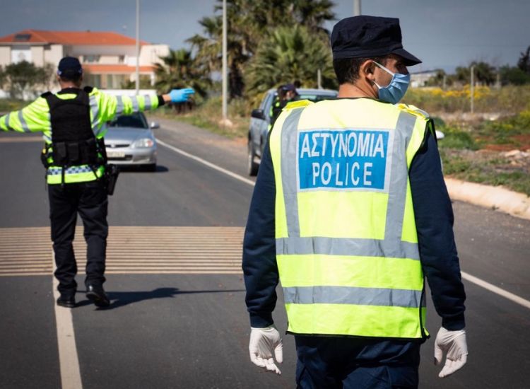 Επ. Αμμοχώστου: Κορωνοεξωδικα μοίρασε η Αστυνομία