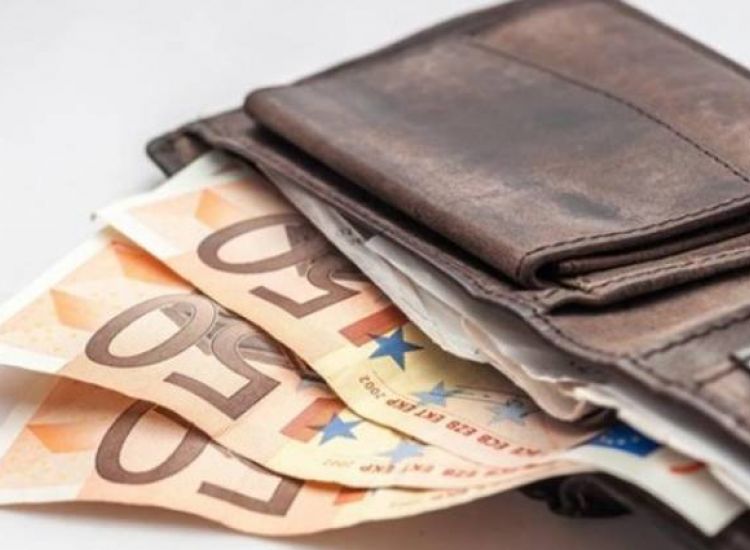 Ξυλοφάγου: Πολίτης εντόπισε πορτοφόλι με διακόσια ευρώ και το παρέδωσε στην Αστυνομία