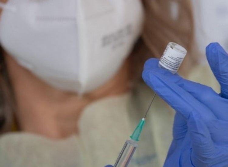 Εμβολιασμοί: Διευθετήθηκαν 6.550 ραντεβού μέσα σε 45 λεπτά από τους 25-26