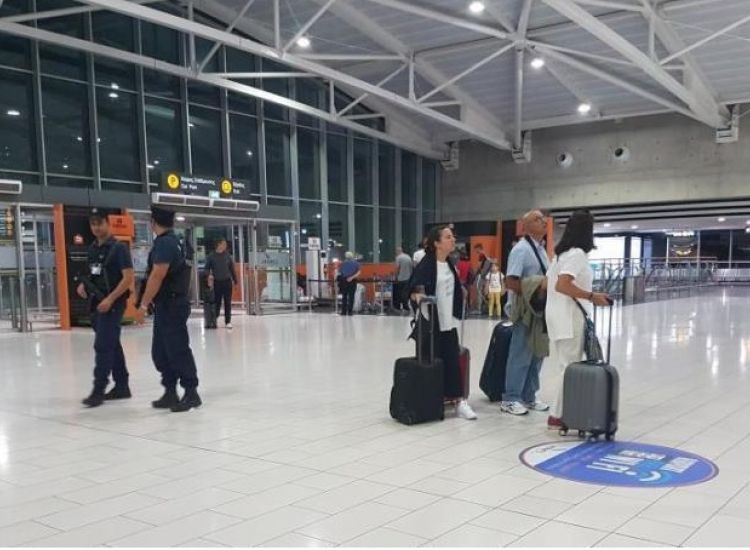 Κατέβασαν επιβάτη με ύποπτα συμπτώματα-Καθυστέρηση σε πτήση από το αεροδρόμιο Λάρνακας