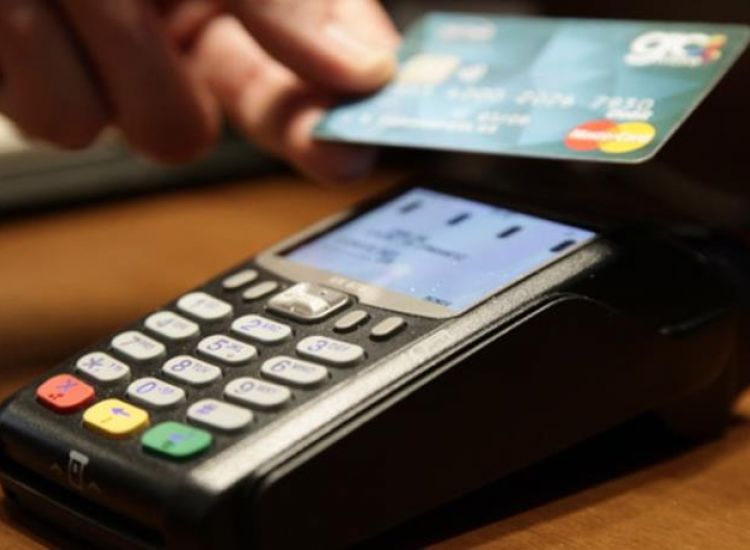 Επ. Αμμοχώστου: Έκλεψαν πιστωτικές κάρτες και αγόρασαν προϊόντα από επτά καταστήματα