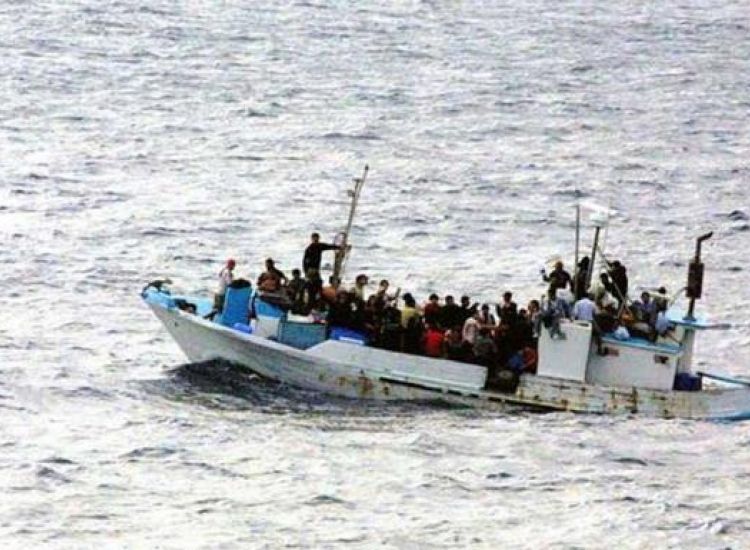 Πλοιάριο με 21 μετανάστες στο Κάβο Γκρέκο