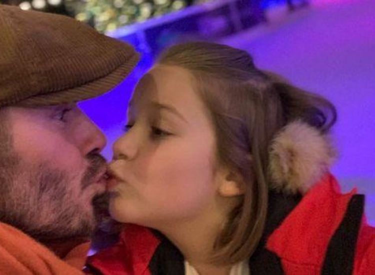 Ντέιβιντ Μπεκαμ: Σκληρή κριτική γιατί φιλάει στο στόμα την 7χρονη κόρη του