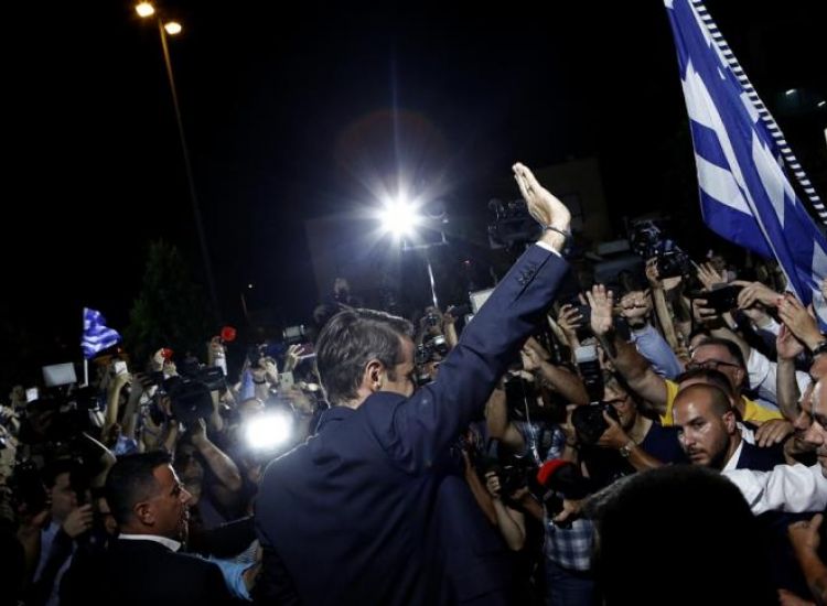Ελλάδα: Ηχηρή στροφή προς δεξιά
