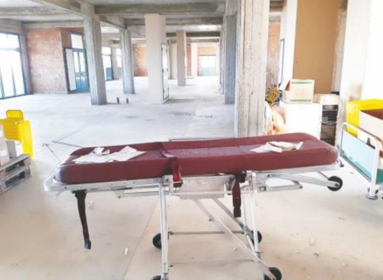 Νοσοκομείο Αμμοχώστου: Αποθήκες οι δύο όροφοι (photo)