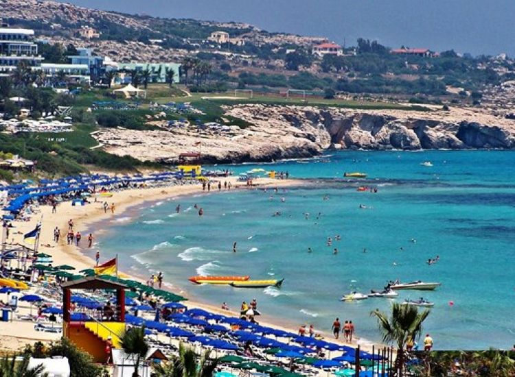 Πότε θα είναι έτοιμες οι οργανωμένες παραλίες και πώς θα λειτουργήσουν - Τι αναφέρει ο Δήμαρχος Παραλιμνίου