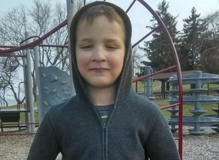 Απόλυτη φρίκη: Χτύπησαν και έθαψαν 7χρονο στο χιόνι επειδή δεν ήξερε απ' έξω τη Βίβλο (pics)