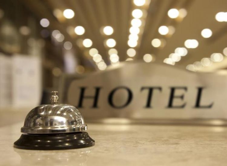 Πρωταράς - Αγία Νάπα: Έριξαν τις τιμές οι ξενοδόχοι