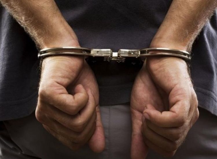 Αμμόχωστος: Συνελήφθη καταζητούμενος για κατοχή όπλων και ναρκωτικών