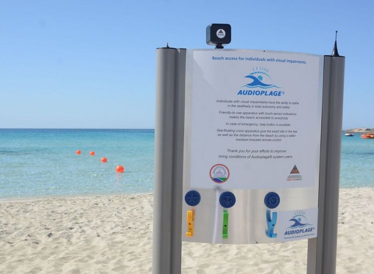 Αγία Νάπα: Αυτή είναι η πρώτη παγκύπρια παραλία φιλική για τους τυφλούς