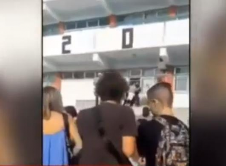 ΒΙΝΤΕΟ: Σάλος με Διευθυντή που έδιωξε μαθήτρια με μαντήλα-Επίθεση από άλλους μαθητές