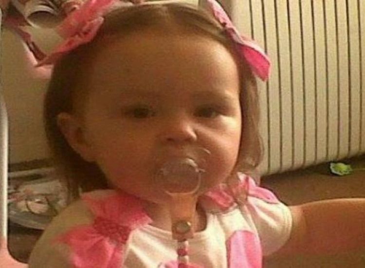 Εγκατέλειψαν 2χρονη σε διαμέρισμα να πεθάνει από ασιτία