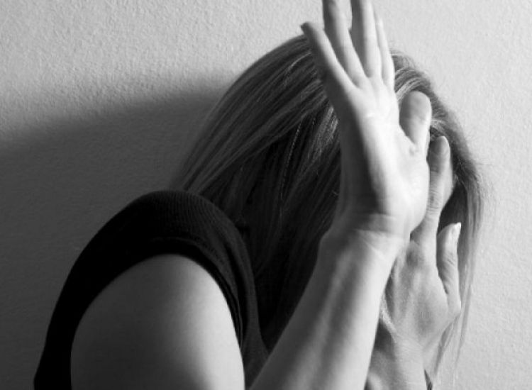 Αναβίωση εφιάλτη-Ανήλικη θύμα βιασμού κλήθηκε ν' αντικρίσει θύτη