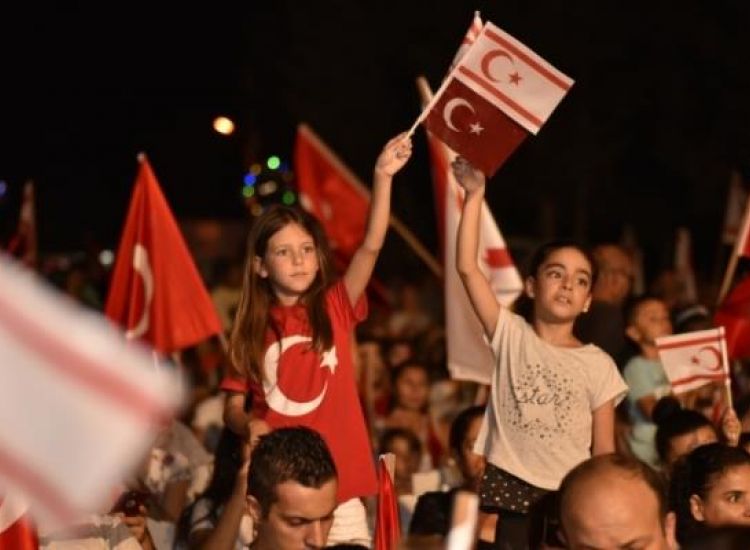 Ολονύκτιο ρεζιλίκι οι εκδηλώσεις των Τούρκων στο Πέντε μίλι