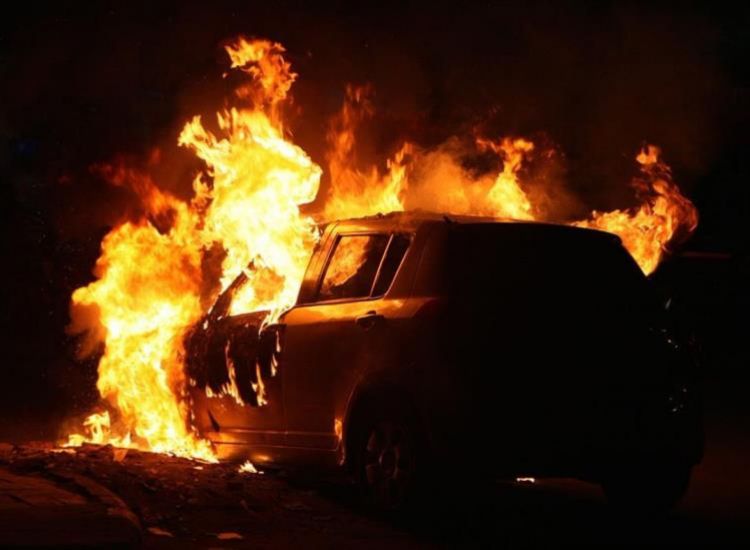 Παραλίμνι: Έβαλαν φωτιά σε αυτοκίνητο 55χρονου