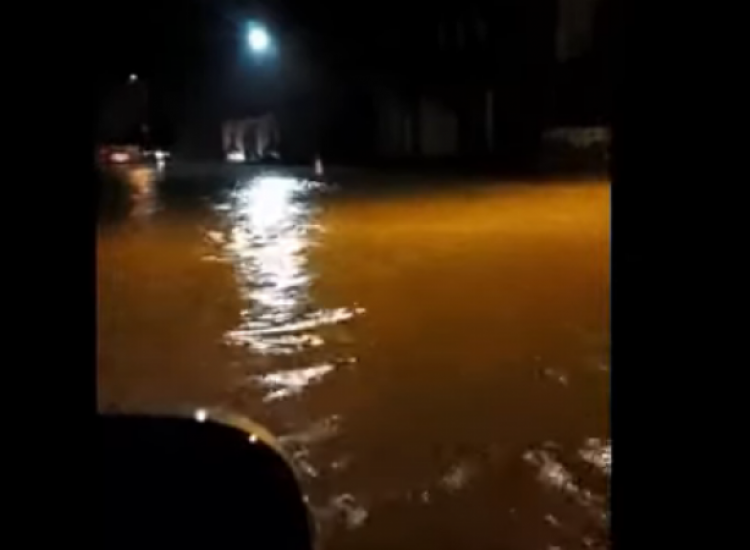 «Πνίγηκε» στις βροχές το Ξυλοφάγου-Πλημμύρισαν δρόμοι