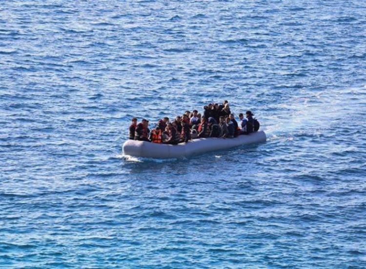 Κάβο Γκρέκο: Ανακόπηκαν δύο πλοιάρια με μετανάστες
