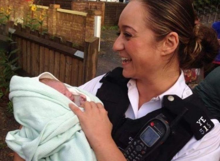 Λονδίνο: Κύπρια αστυνομικός βοήθησε στη γέννα παιδιού